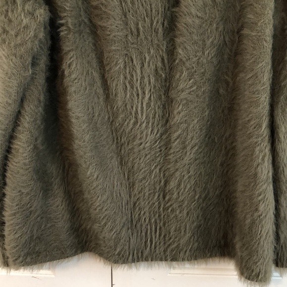 Banana Republic Merino Wool Blend Fuzzy Olive Tie Back V Neck Sweater Size XL - Picture 4 of 8